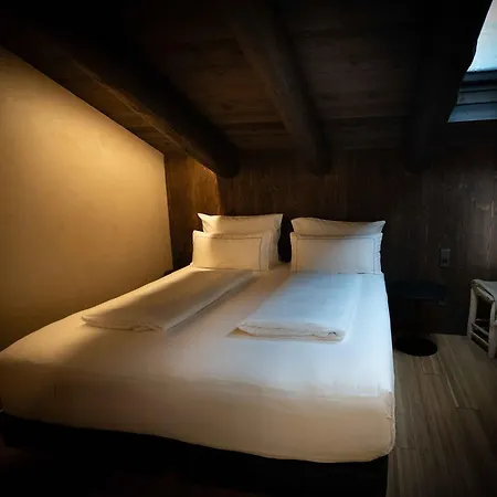 Szálloda Les Pardines 1819 Mountain & 4*